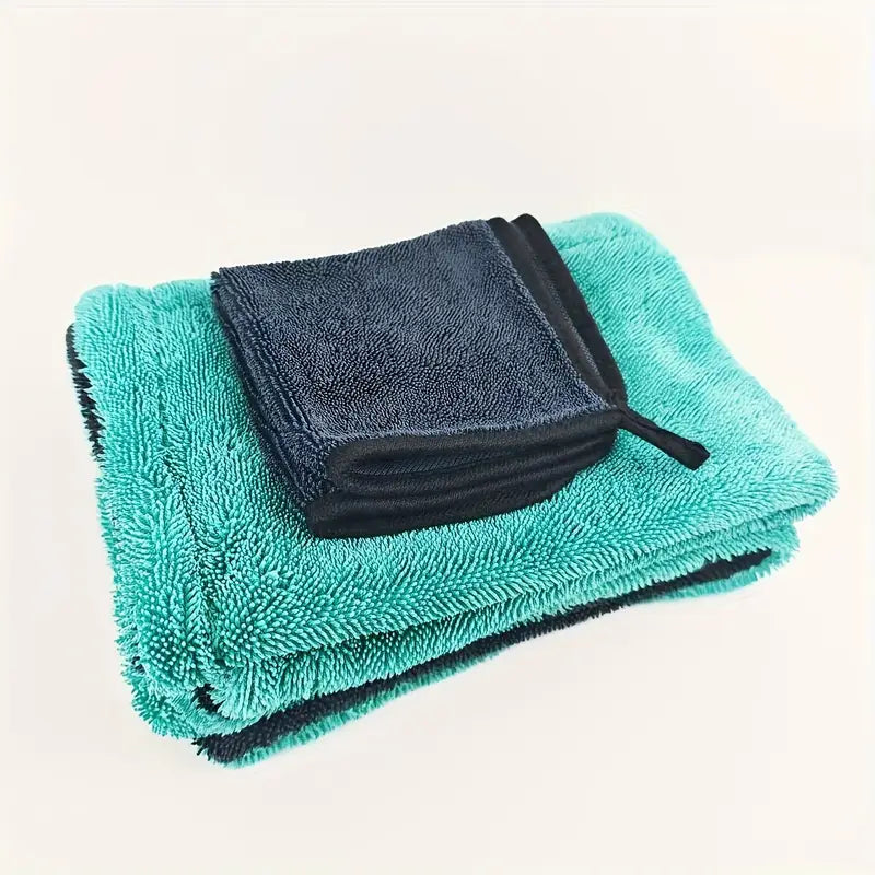 - 1x Prosop 90x60 cm + 1x Lavetă Microfibră